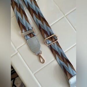 NWOT Adjustable Geometric Pattern Shoulder Strap in Light Blue and Brown
